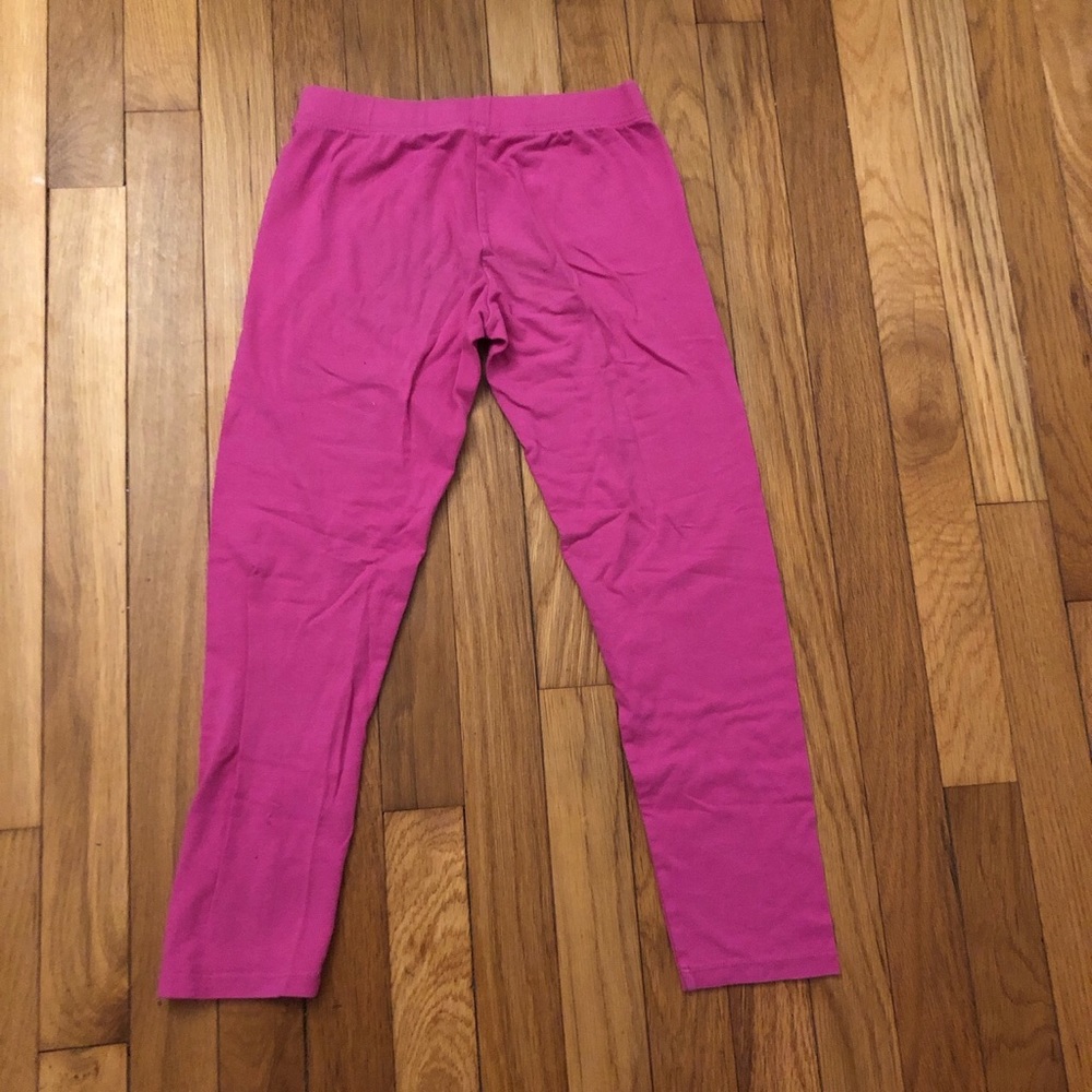 Dark pink capri pants for girls.